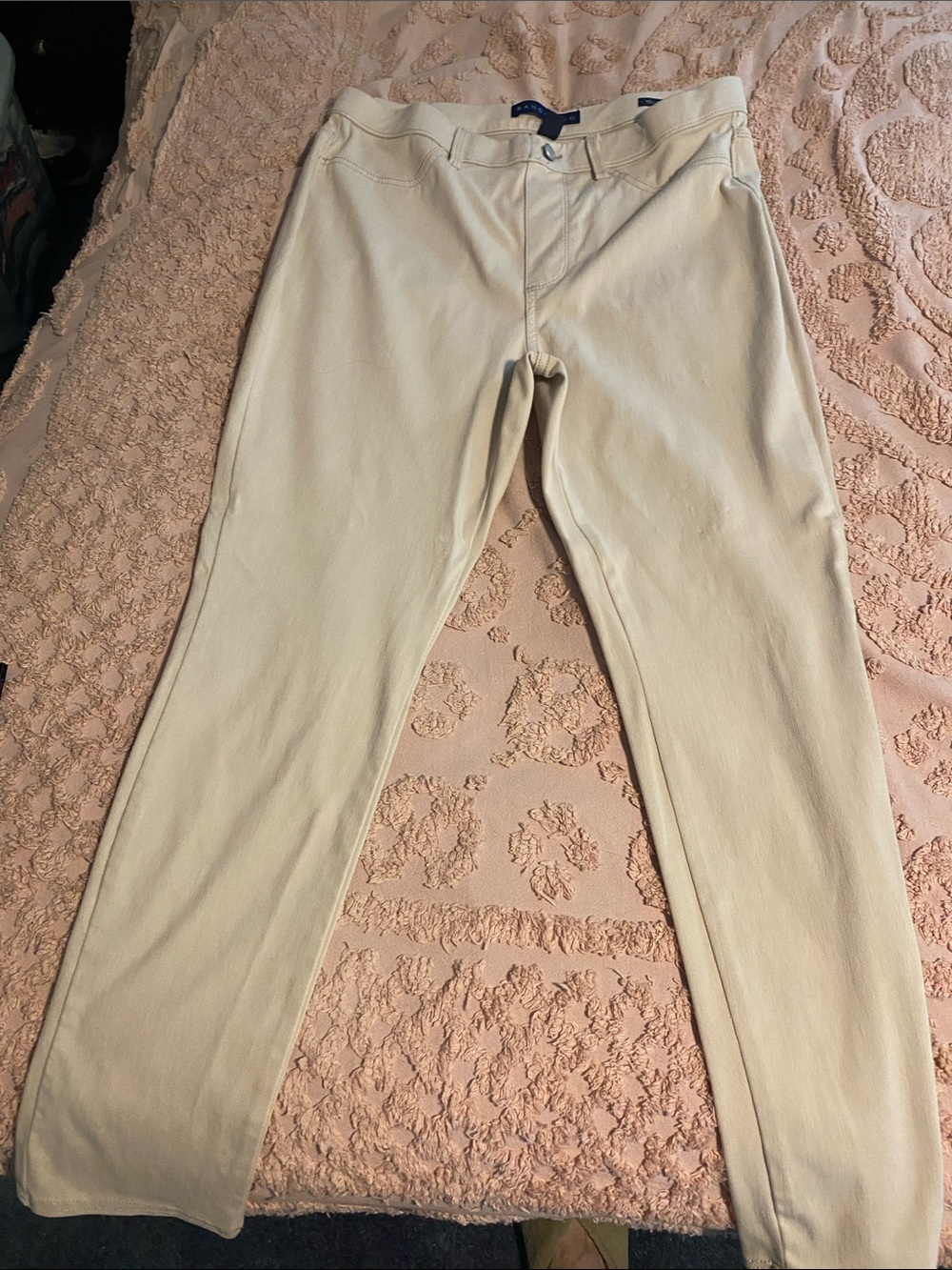 Bandolino Cream Bella Legging